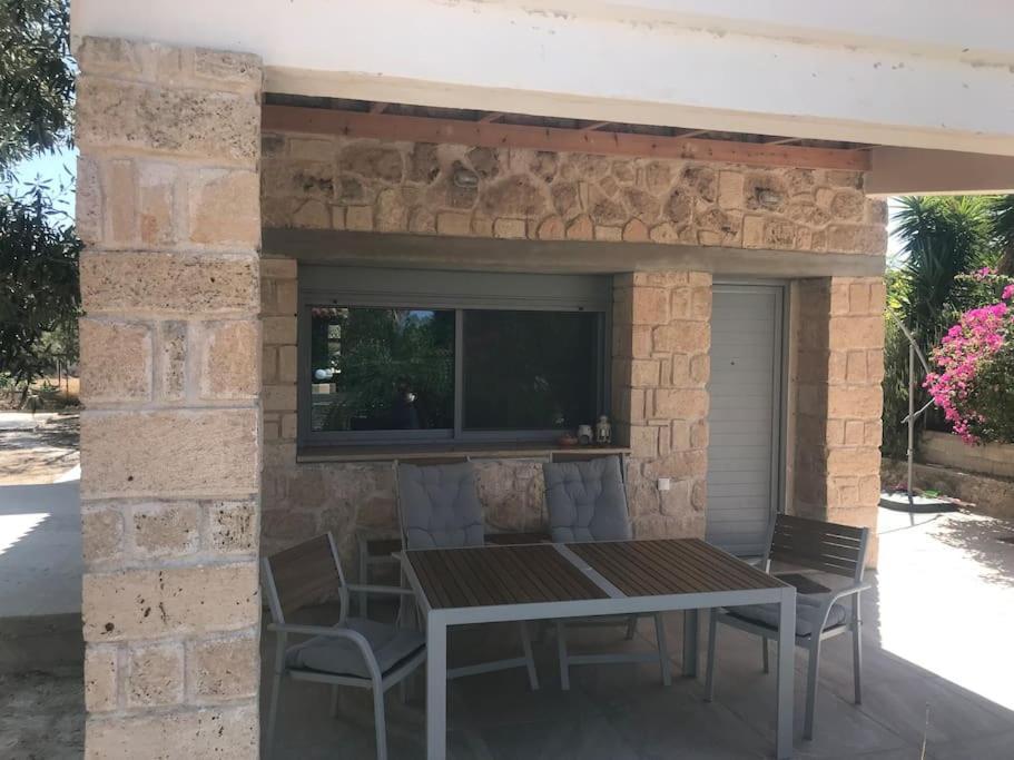 Πέτρινη Κατοικία Στην Αίγινα - Stone House In Aigina Khloi Exteriör bild